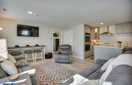 Bellamy Cabaña | Waterfront Gloucester Cottage w/ Private Boat Dock