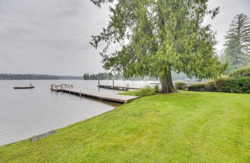 Grapeview Casa | Waterfront Grapeview Escape with Boat Dock and Views!