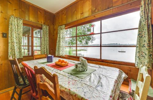 Grapeview Casa | Waterfront Grapeview Escape with Boat Dock and Views!