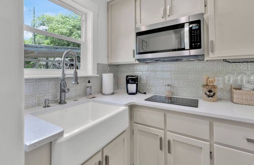 Shalimar Casa | Waterfront Guest Studio Bungalow Cottage Retreat