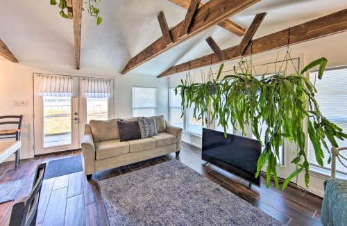 Carolyn Estates Casa | Waterfront Gun Barrel City Cottage with Views!