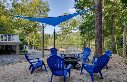 Pine Top Casa | Waterfront Hartfield Vacation Rental with Dock!