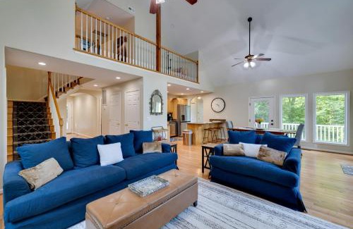 Pine Top Casa | Waterfront Hartfield Vacation Rental with Dock!
