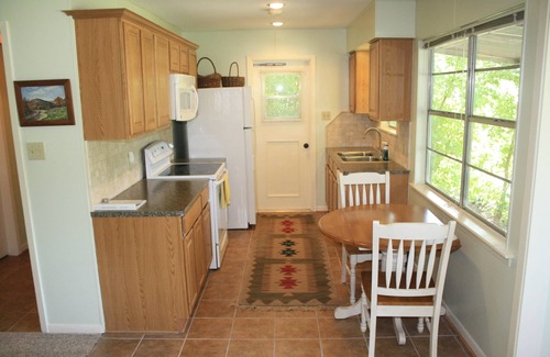 North Shore Colony Cabaña | Frente al Sombrerero Cove Cottage con Muelle privado