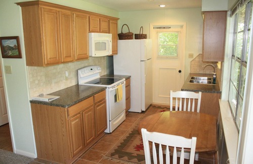 North Shore Colony Cabaña | Frente al Sombrerero Cove Cottage con Muelle privado