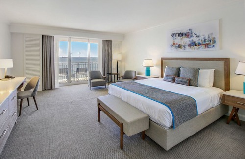 Central Beach Hotel | Waterfront Haven Near Fort Lauderdale Beach! Onsite Pool, Pets Allowed!