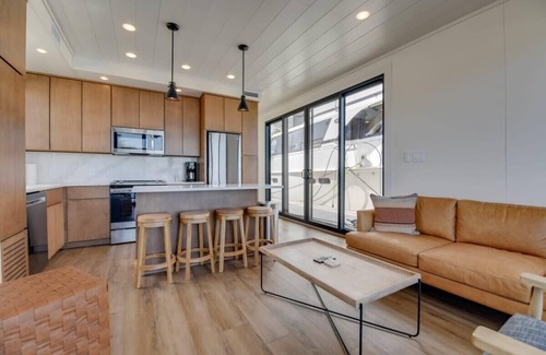 Key West Alquiler De Eote | Waterfront & Heated Pool - Awai's Floating Villa