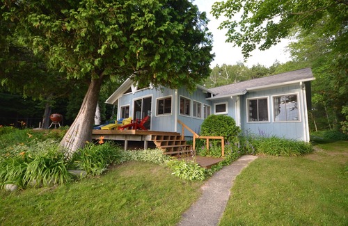Lake Leelanau Casa | Shoreline Pines-Lake Leelanau-Casa principal y casa de huéspedes-Mascotas bien