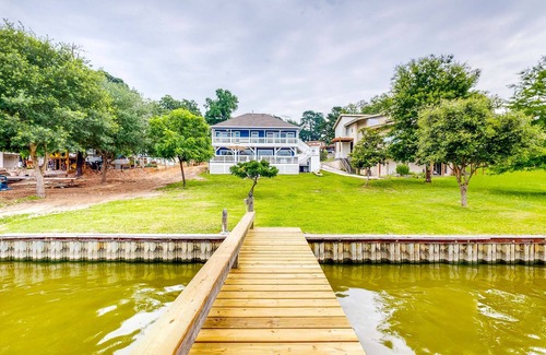 Pointblank Casa | Waterfront Home, Dog-Friendly, Private Pier, Kayak