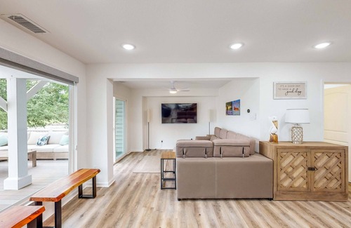 Pointblank Casa | Waterfront Home, Dog-Friendly, Private Pier, Kayak
