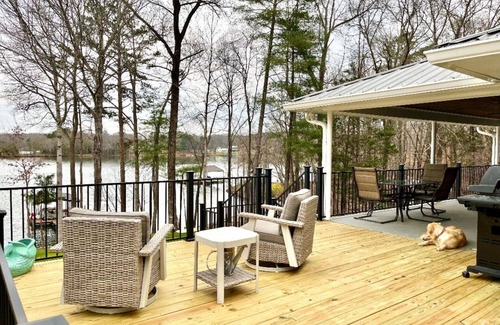 Lavonia Casa | Waterfront home for 12: pets welcome, covered deck, boat slip, beach area, grill