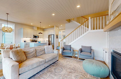 Langley Casa | Waterfront home in Langley, peaceful, walkable community