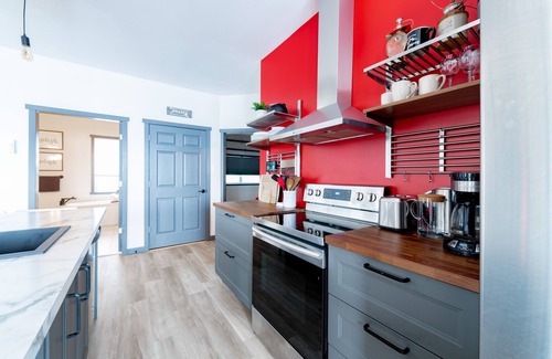 Lunenburg County Casa | Waterfront Home on Hirtle Lake - sleeps 6, pet friendly