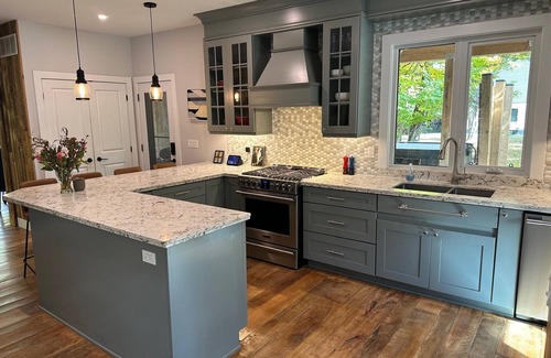 Alton Casa | Waterfront Home Perfect for Golfers, Millcroft and Alton Mill Wedding Groups