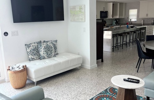 Bradenton Casa | Waterfront Home! Sleeps 8 Heated Pool Spa Boat Dock Chef Kitchen Small dogs OK