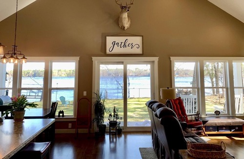 Chippewa Falls Casa | Waterfront home on Lake Wissota on quiet bay