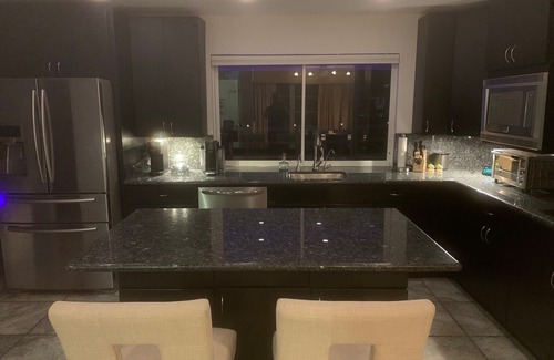 Coral Ridge Isles Casa | Waterfront Home with a Heated Pool 10 min to the Beach