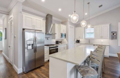 Key West Casa | Waterfront Home w/Pool & Boat Dock - Mirador House
