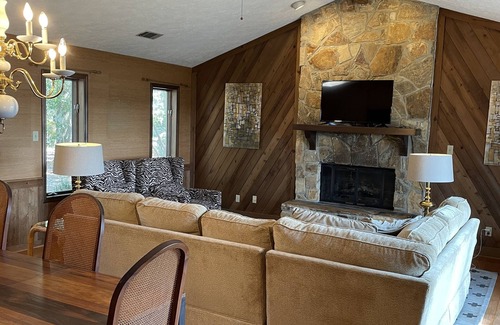 Richmond Hill Cabaña | Waterfront Home with Large Deep Water Dock