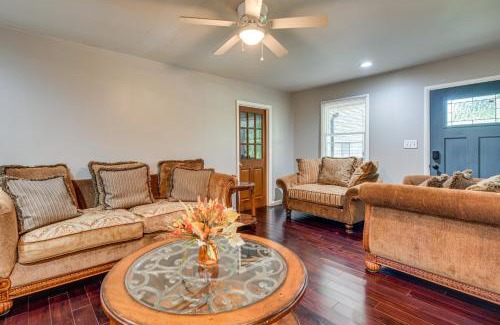 Farmville Casa | Waterfront Home with Deck and Yard, 4 Mi to Farmville!
