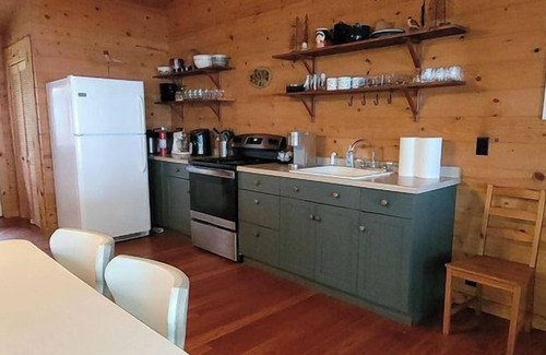Gardner Cabina | Waterfront home with Panoramic Views of the bay- Southern Door County!