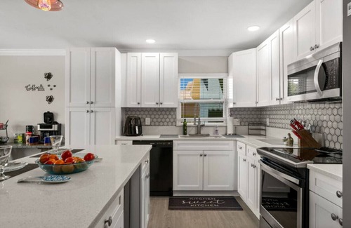 Caloosahatchee Casa | Waterfront Home with Pool & Boat Slip