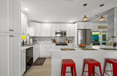 Caloosahatchee Casa | Waterfront Home with Pool & Boat Slip