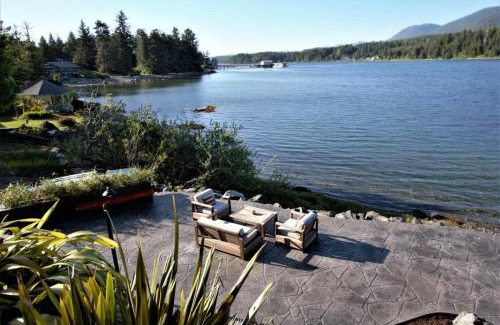 Ucluelet Hotel | Waterfront Hot Tub Firepit King Bed - 6H