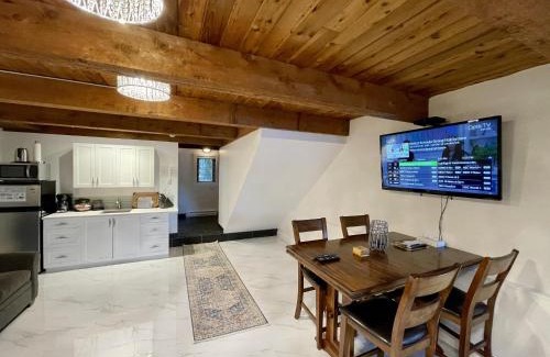 Ucluelet Hotel | Waterfront Hot Tub Firepit King Bed - 6H