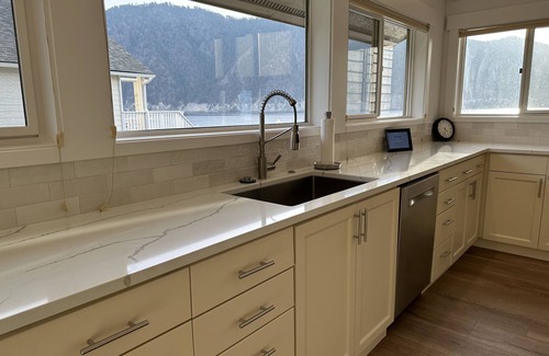 Wapato Point Casa | Waterfront, HotTub, Pool, PickleBall, Wapato Point