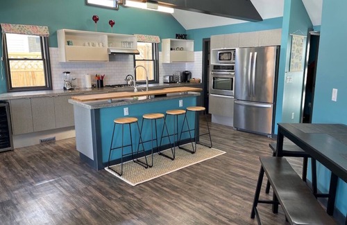 Brighton Casa | Waterfront House. Minutes to Legacy Center; 25 minutes to the Big House!