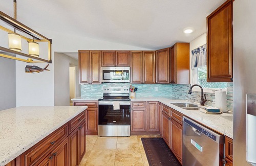 Granite Shoals Casa | Waterfront house on Lake LBJ with full kitchen, patio, pool table & dog-friendly