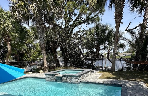 Silver Sands Casa | Waterfront house w/ Pool and Hot tub