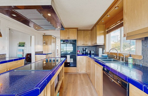Cape Meares Casa | Casa frente al mar para perros con hermosas puestas de sol y vistas al mar!