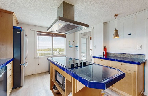 Cape Meares Casa | Casa frente al mar para perros con hermosas puestas de sol y vistas al mar!