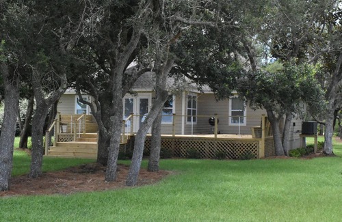 Ono Island Casa | Waterfront house with beautiful views of Perdido Bay facing Florida.