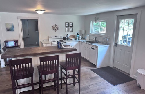 Shapleigh Casa | Waterfront House with sandy beach and plenty of parking!