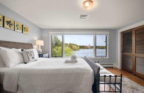 South Yarmouth Casa | Waterfront Incredible Views and Private Dock