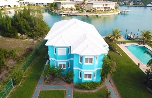 Bahamia West Casa | Frente al mar inspirado en el escape tropical italiano