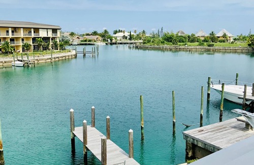 Bahamia West Casa | Frente al mar inspirado en el escape tropical italiano