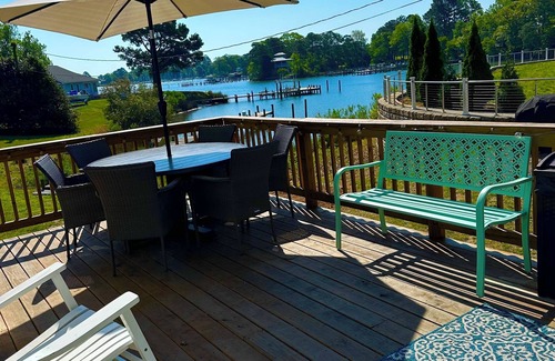 Deltaville Casa | Waterfront Jackson Creek Cottage with Private Pier
