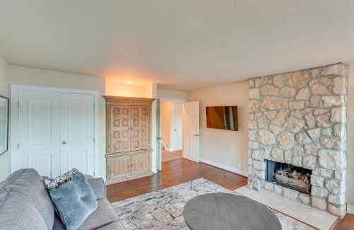 Lake Arrowhead Casa | Waterfront Lake Arrowhead Townhome with Balconies!