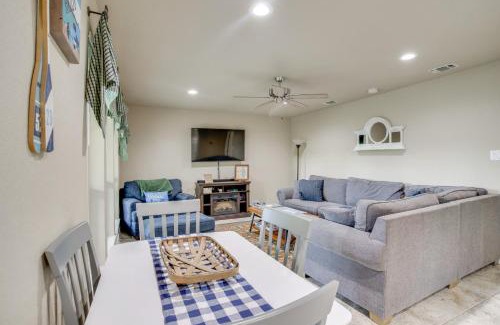 Lake Bridgeport Casa | Waterfront Lake Bridgeport Home with Private Dock