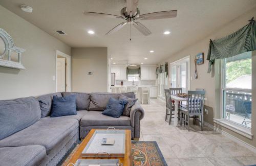Lake Bridgeport Casa | Waterfront Lake Bridgeport Home with Private Dock