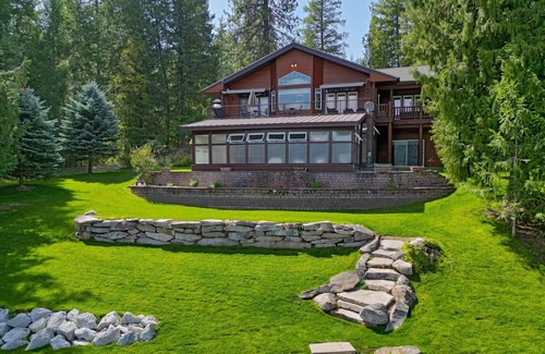 Bonner County Casa | Waterfront Lake Cocolalla Home - Short drive to Schweitzer