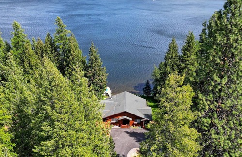 Bonner County Casa | Waterfront Lake Cocolalla Home - Short drive to Schweitzer