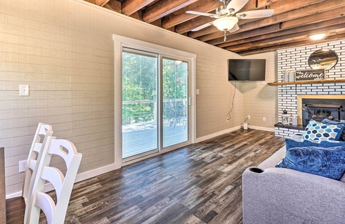 Caryville Cabaña | Waterfront Lake Cottage w/ Dock, Gentle Slope