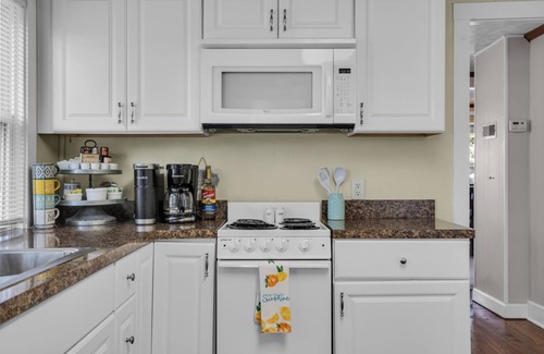 Clarklake Casa | Waterfront lake cottage on gorgeous Clark Lake in Jackson! 4 bedrooms, sleeps 10
