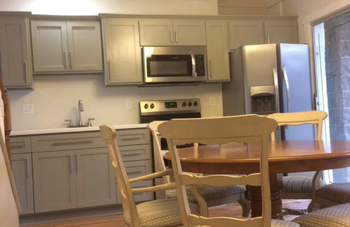 Hiwassee Cabaña | Waterfront Lake Home (Claytor Lake) near VT and RU