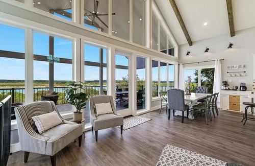 Canyon Lake Casa | WATERFRONT Lake House ~ Rent our boat at the marina!